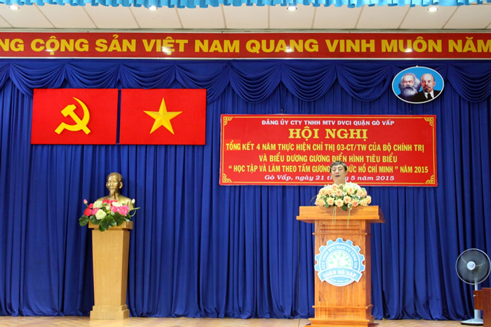 lãnh đạo quận ủy phát biểu chỉ đạo tại hộinghị